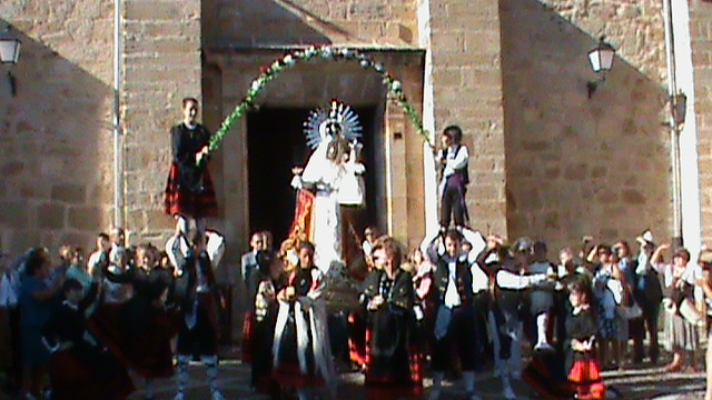 grupo de jotas y danzas de riaza