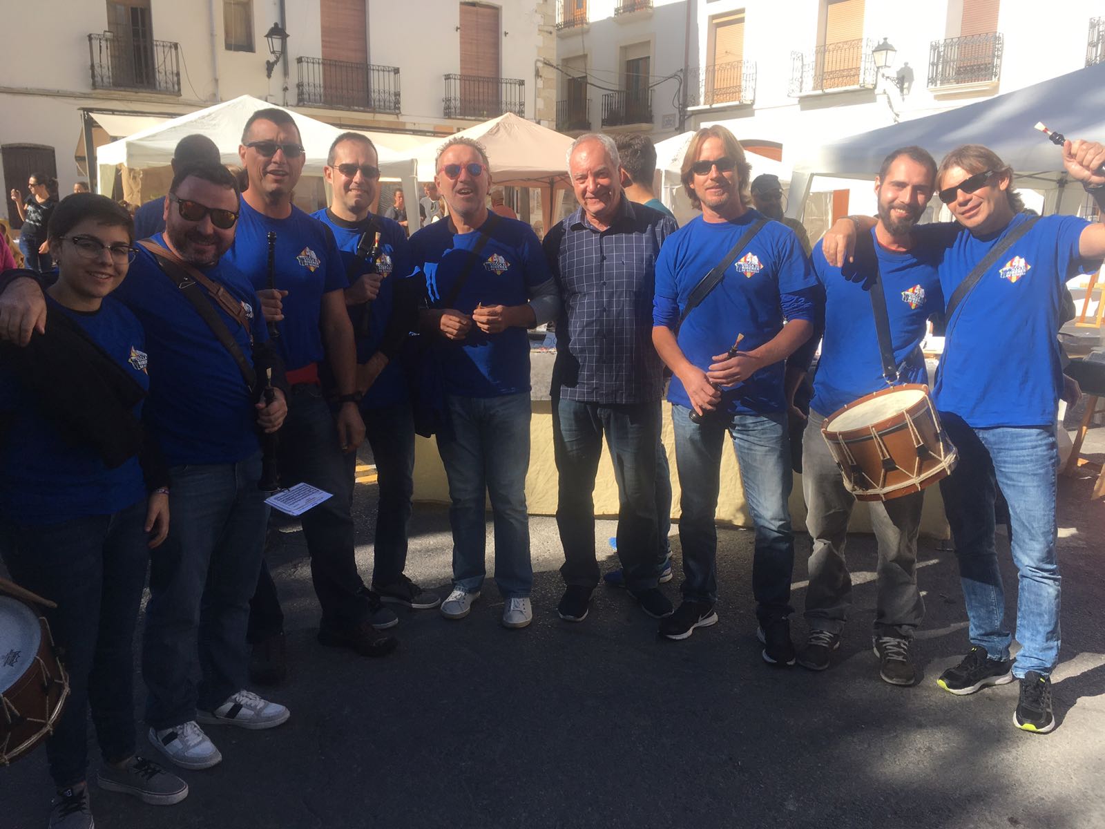 Colla Els Riberer de Benissa tocata en el Mercado